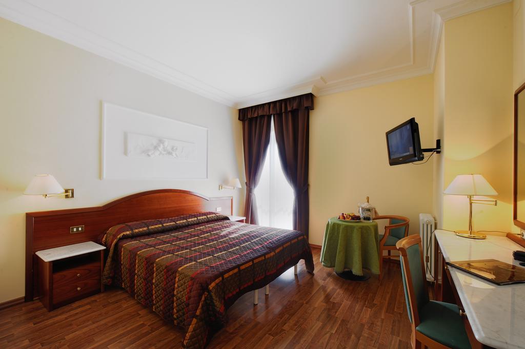 Hotel Benessere Villa Fiorita Colfiorito Habitación foto